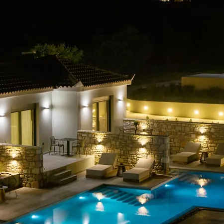Poolside Koróni