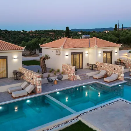 Prázdninový dům Poolside *